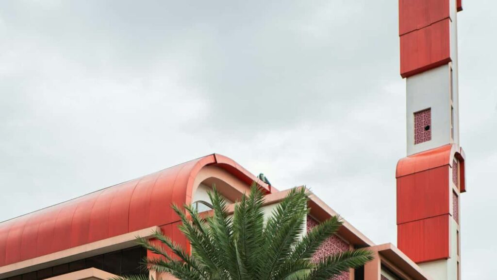Alamin kung paano makahanap ng Morocco Netflix creators para mag-sponsor ng behind-the-scenes content, gamit ang local insights at trend analysis.