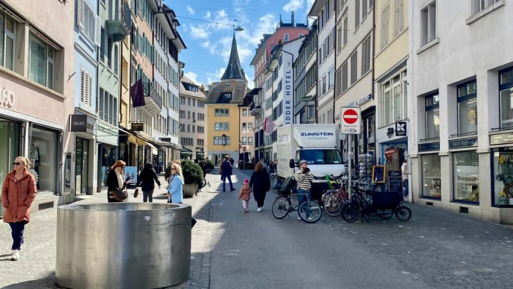 Praktikal na gabay para sa advertisers sa Pilipinas kung paano i-source at i-onboard ang Saudi Josh creators para sa makeup tutorials at cross-border collabs.