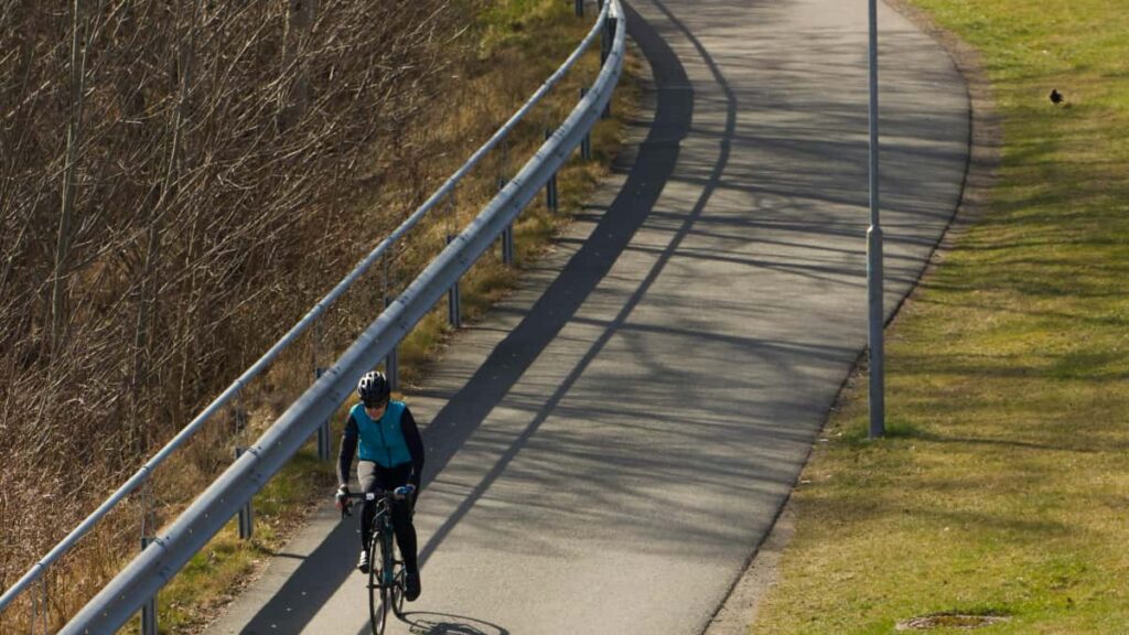 Praktikal na gabay para sa Filipino creators kung paano i-pitch ang Croatian brands para mag-sponsor ng game livestreams sa Disney+, kasama ang lokal na taktika, outreach script, at legal/tech check.