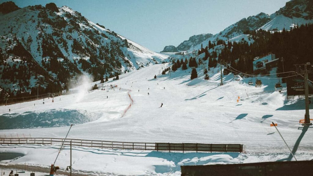 Praktikal na guide para mga creators sa Pilipinas kung paano mag-reach at makip-collab sa Brazil brands sa LinkedIn para sa giveaways step-by-step, cultural tips, at outreach templates.