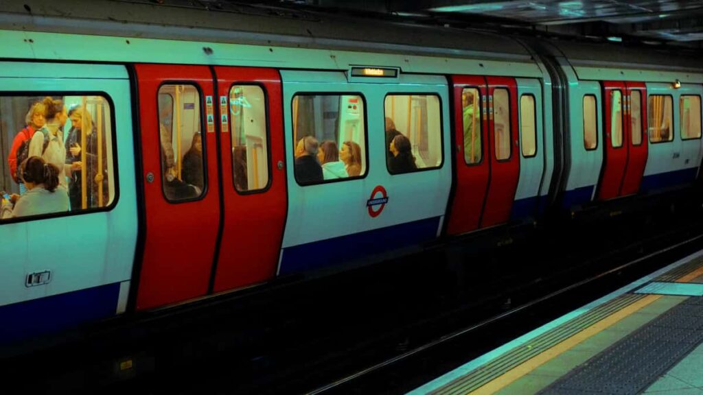 Praktikal na gabay para sa Filipino creators kung paano i-reach ang French brands sa Disney Plus at gumawa ng long-form product reviews na may mataas na chance ng collaboration.